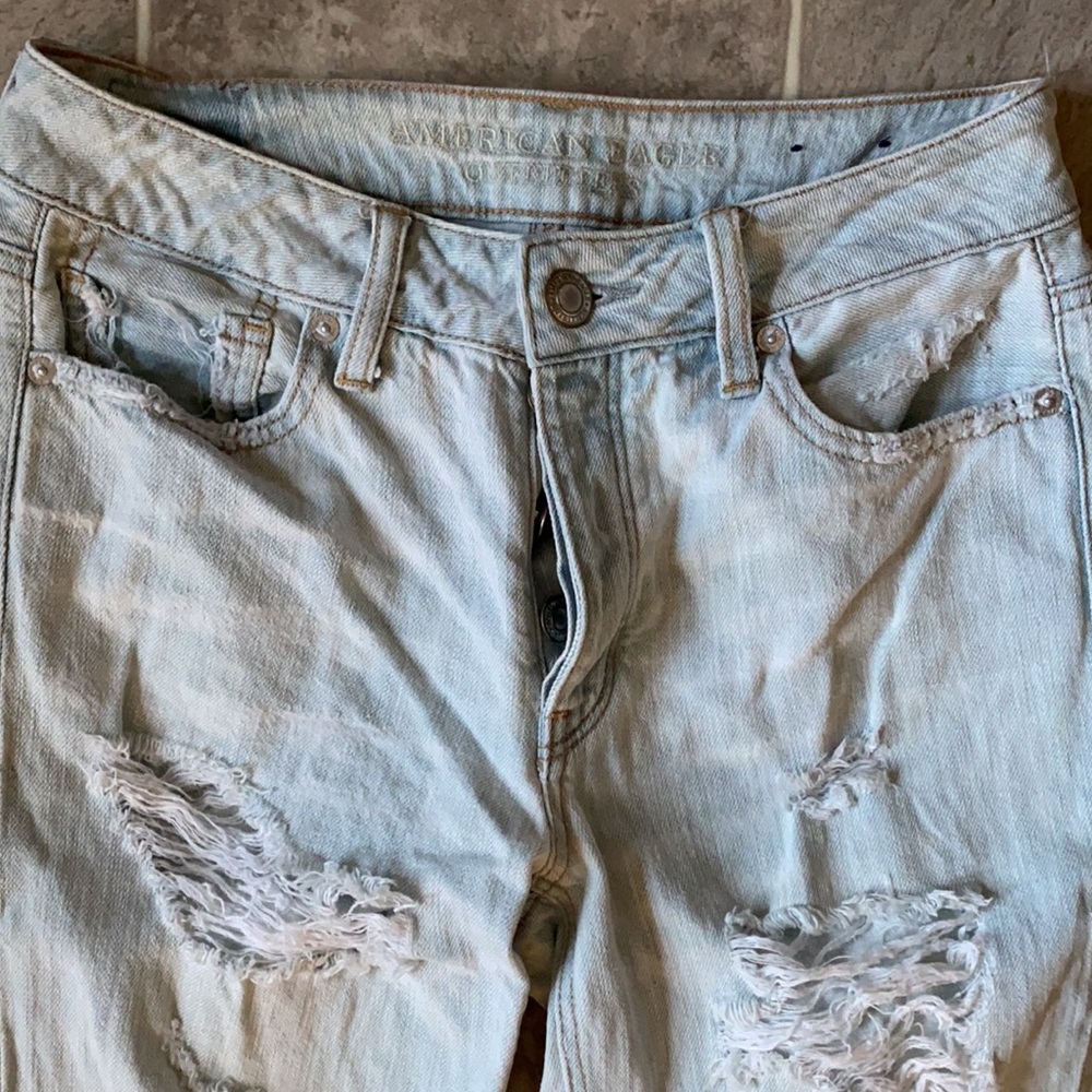 American Eagle Tomgirl Distressed Light Wash Jeans - Picture 2 of 7